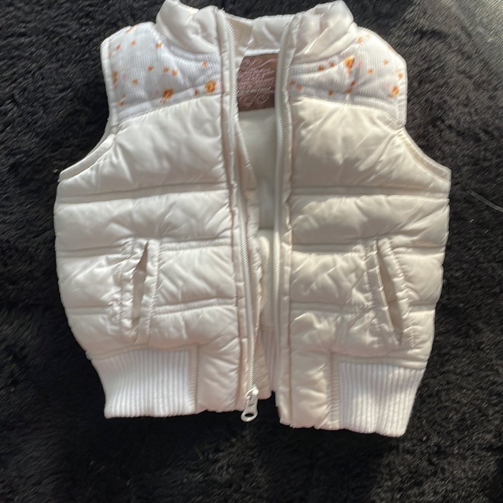 Adorable baby girl puffer vest corduroy floral detail fitted waist size 12-18